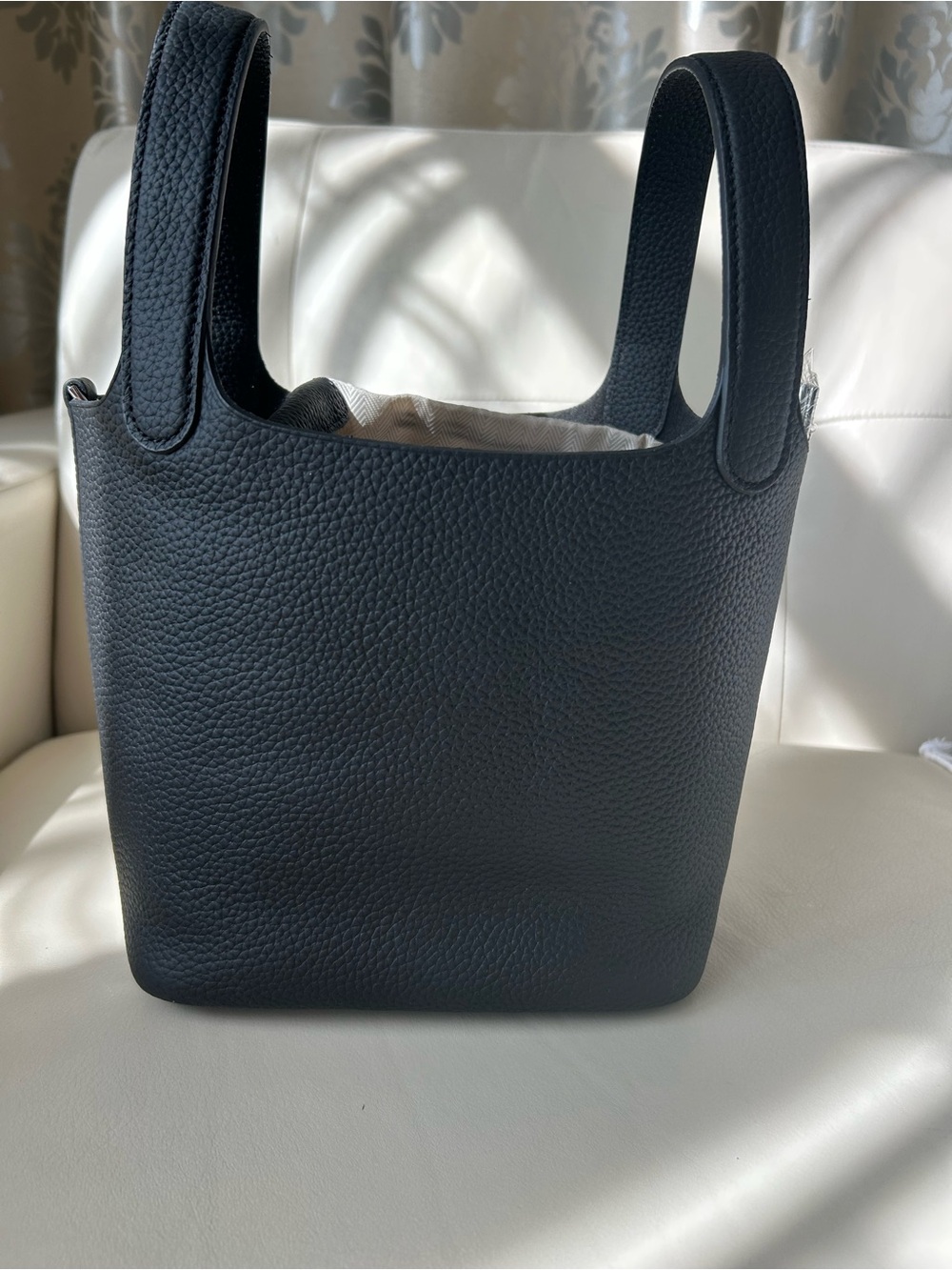 Black bucket bag